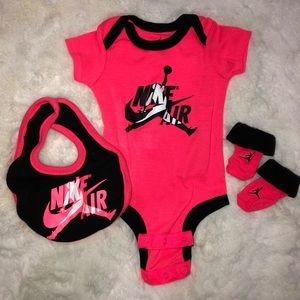 Jordan (0-6M) baby bodysuit